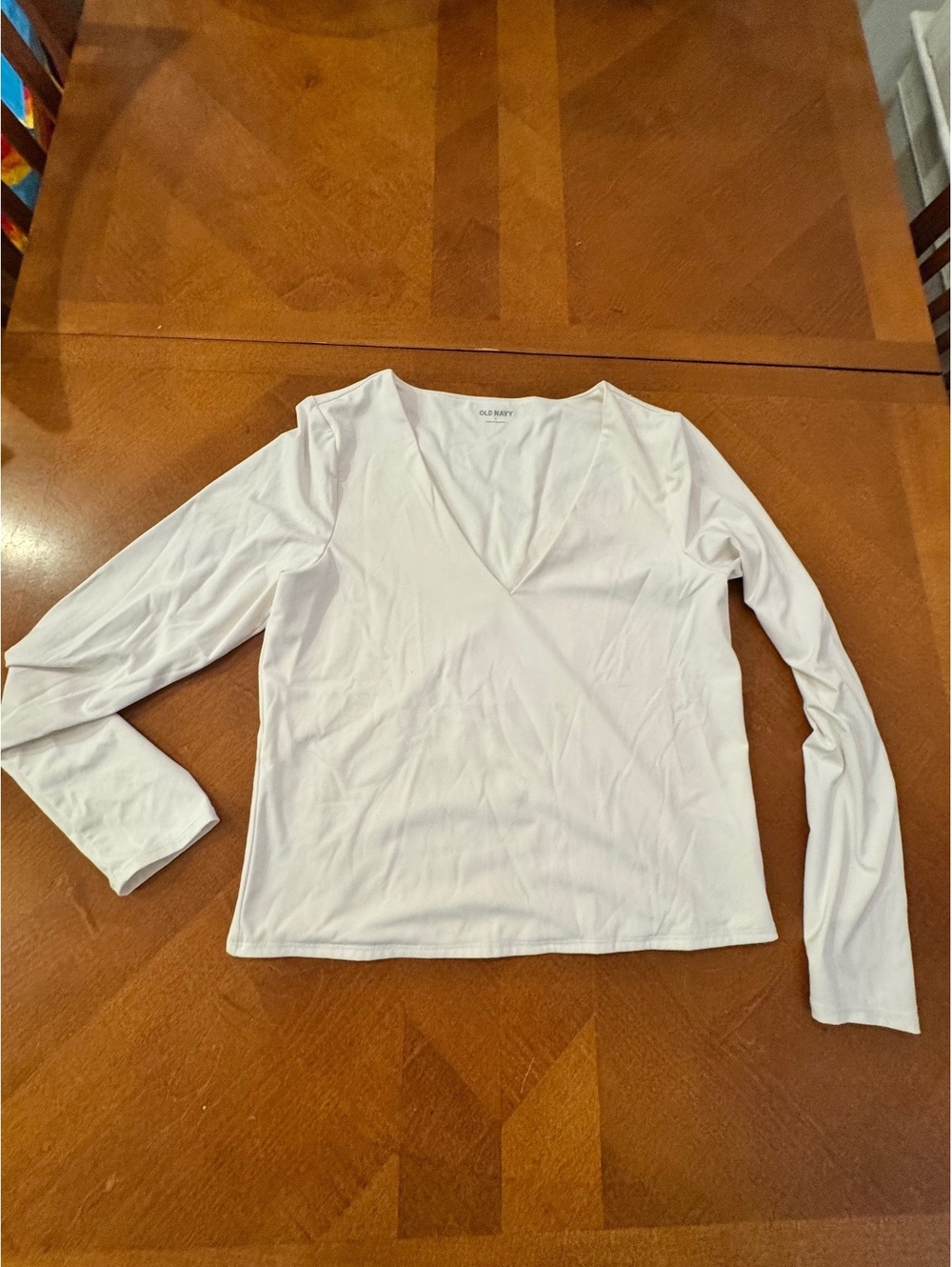 Old Navy Women's White Long Sleeve V-Neck Shirt Size L 3225